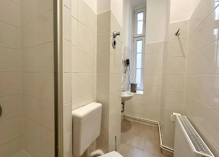 Fairapart 5 Rooms, 2 Baths, 120sq M Prenzlauer Berg *