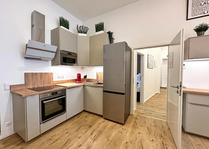 Lägenhet Fairapart 5 Rooms, 2 Baths, 120sq M Prenzlauer Berg *