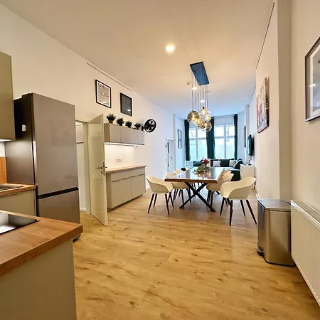 Fairapart 5 Rooms, 2 Baths, 120sq M Prenzlauer Berg برلين